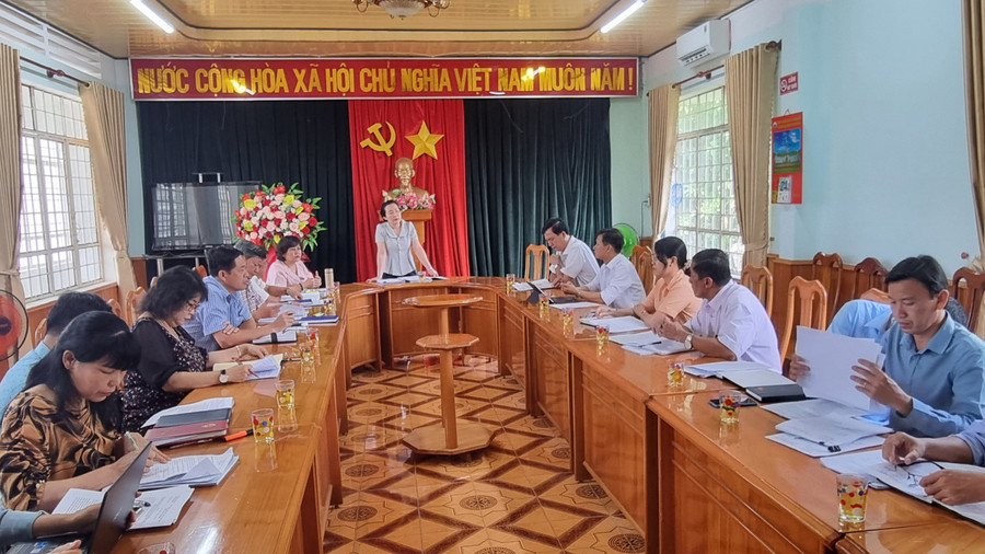 Quang cảnh buổi giám sát tại UBND huyện Kbang. Ảnh: Hà Phương Quang cảnh buổi giám sát tại UBND huyện Kbang. Ảnh: Hà Phương