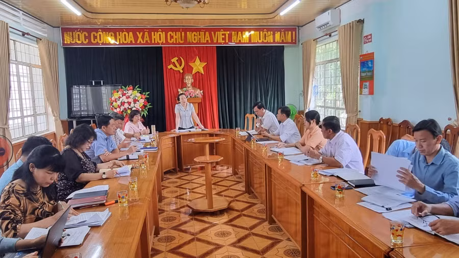 Quang cảnh buổi giám sát tại UBND huyện Kbang. Ảnh: Hà Phương