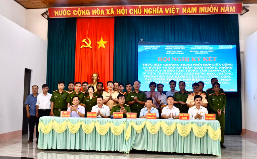 Quang cảnh lễ ký kết. Ảnh: Kim Ngọc