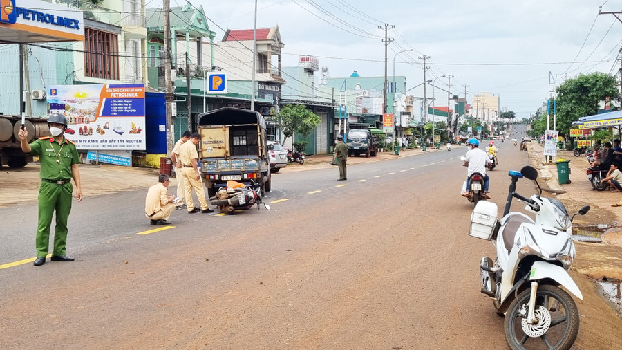 Hiện trường vụ tai nạn. Ảnh: Hà Phương Hiện trường vụ tai nạn. Ảnh: Hà Phương