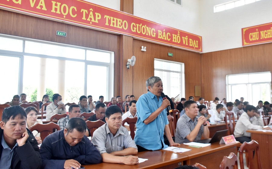 Các đại biểu phát biểu ý kiến tại buổi đối thoại. Ảnh: H.P Các đại biểu phát biểu ý kiến tại buổi đối thoại. Ảnh: H.P