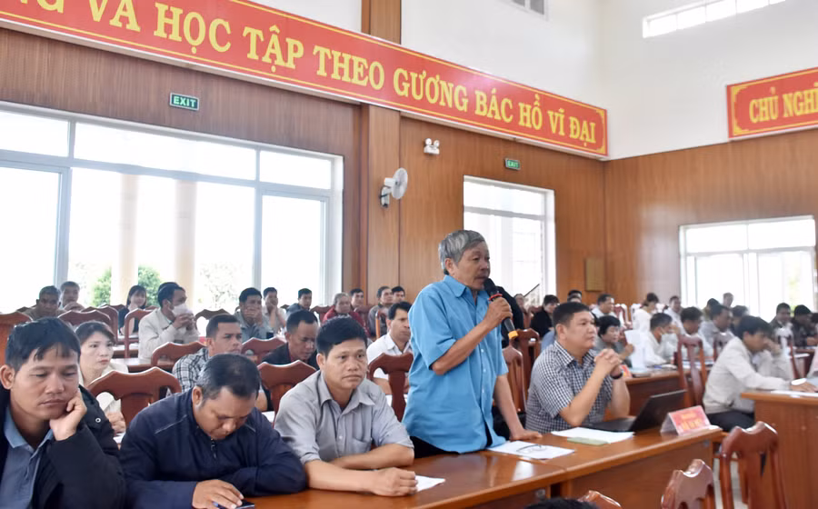 Các đại biểu phát biểu ý kiến tại buổi đối thoại. Ảnh: H.P