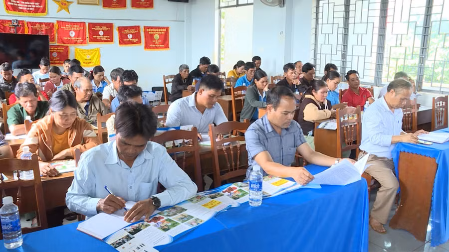 Các đại biểu dự buổi truyền thông. Ảnh: Văn Đại