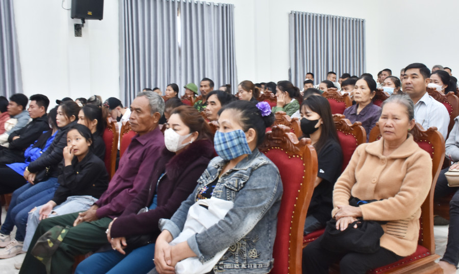 Đại diện các gia đình phạm nhân tham dự tại hội nghị. Ảnh: H.P Đại diện các gia đình phạm nhân tham dự tại hội nghị. Ảnh: H.P