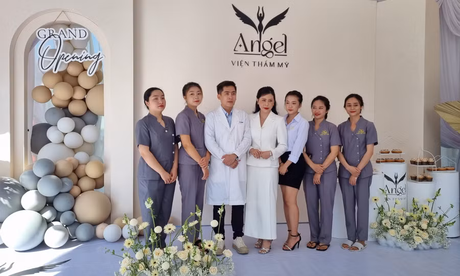 Đội ngũ y-bác sĩ ra mắt tại buổi lễ