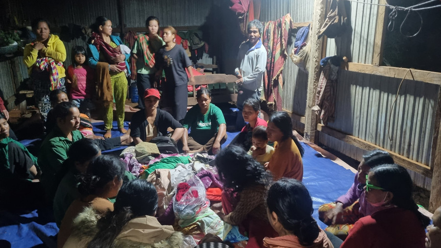 Gia đình lo hậu sự cho cháu R.C.V. Ảnh: K.P