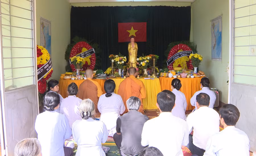 Quang cảnh lễ cầu siêu. Ảnh: Văn Đại