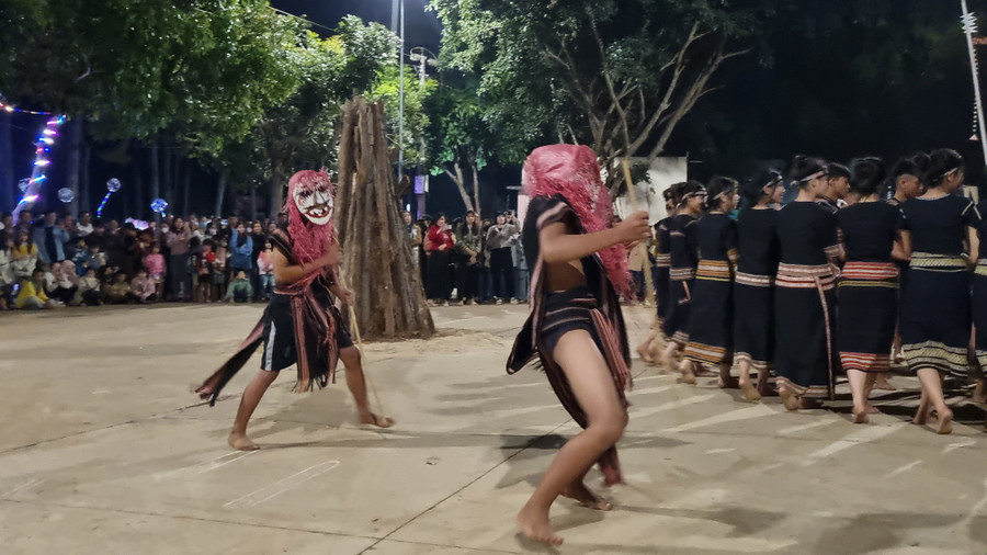 Những tiết mục đặc sắc được trình diễn tại chương trình. Ảnh: H.P