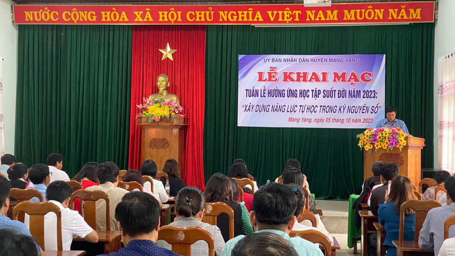 Quang cảnh lễ khai mạc. Ảnh: H.P Quang cảnh lễ khai mạc. Ảnh: H.P