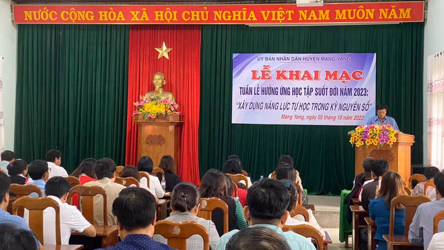 Quang cảnh lễ khai mạc. Ảnh: H.P