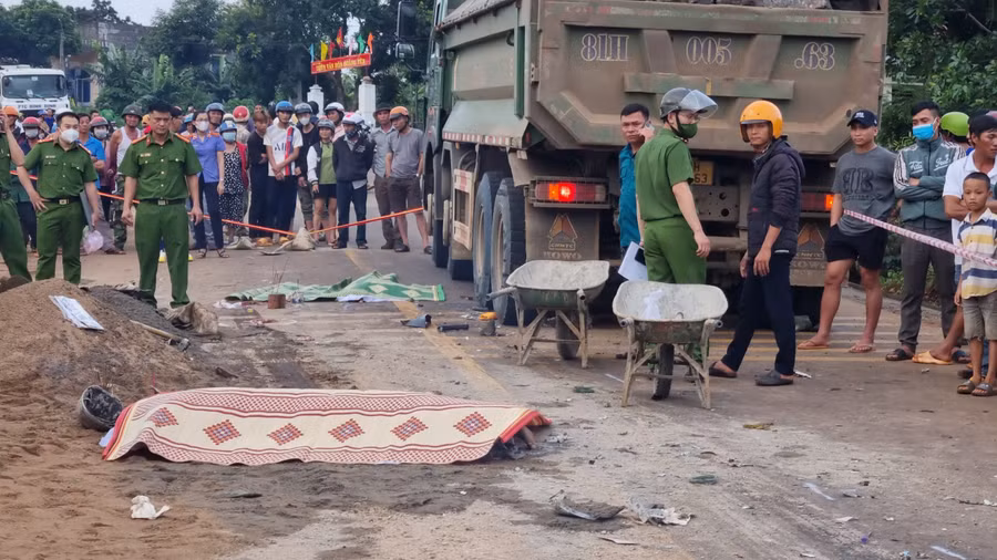 Hiện trường trường vụ tai nạn. Ảnh: Sang Phương Hiện trường trường vụ tai nạn. Ảnh: Sang Phương