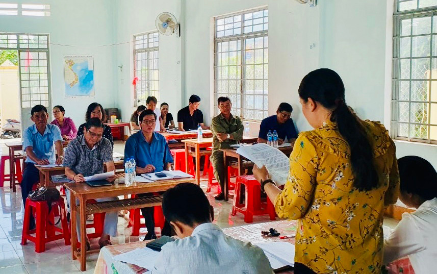 Quang cảnh buổi sinh hoạt Chi bộ thôn 3, xã Nghĩa Hòa, huyện Chư Păh. Ảnh: K.P Quang cảnh buổi sinh hoạt Chi bộ thôn 3, xã Nghĩa Hòa, huyện Chư Păh. Ảnh: K.P