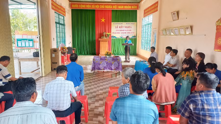 Quang cảnh buổi lễ kết nghĩa. Ảnh: V.Đ