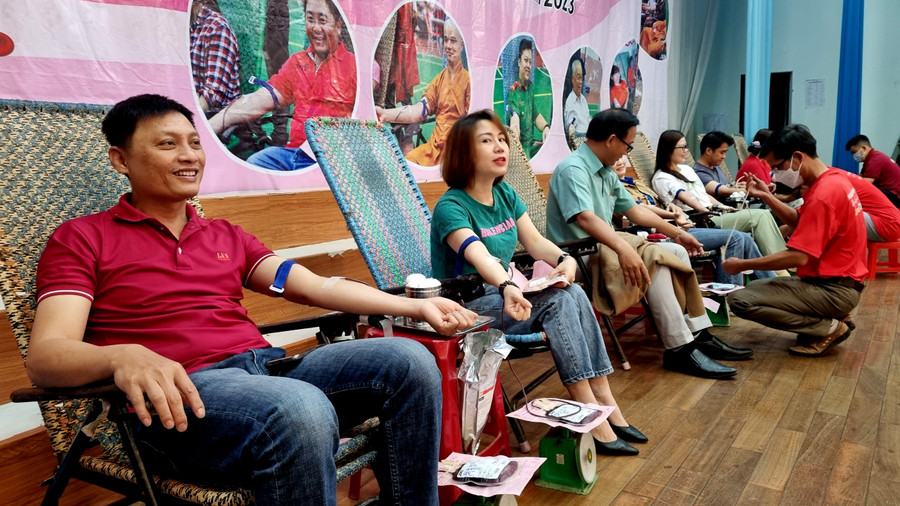 Ban tổ chức đã tiếp nhận 589 đơn vị máu an toàn. Ảnh: Hà Phương Ban tổ chức đã tiếp nhận 589 đơn vị máu an toàn. Ảnh: Hà Phương