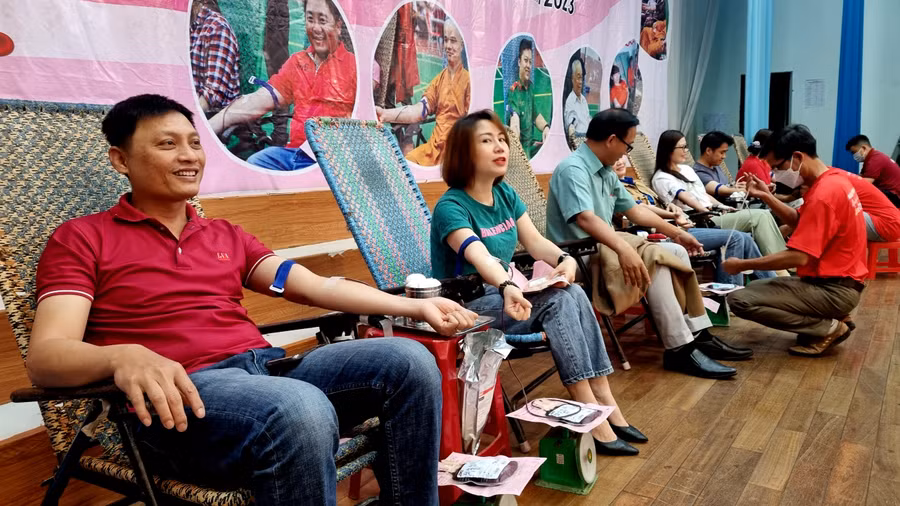 Ban tổ chức đã tiếp nhận 589 đơn vị máu an toàn. Ảnh: Hà Phương