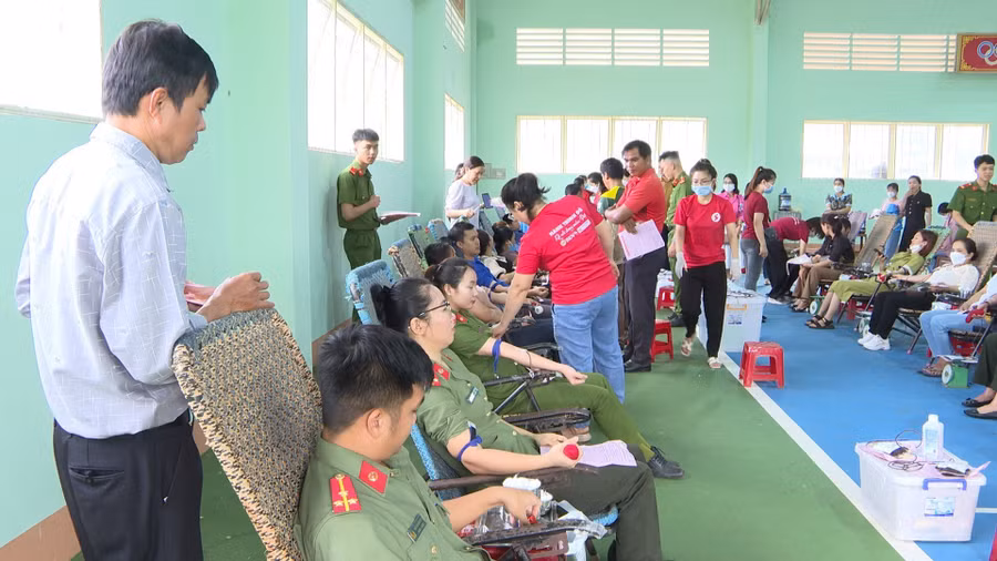 Đông đảo tình nguyện viên tham gia tại ngày hội. Ảnh: Văn Đại