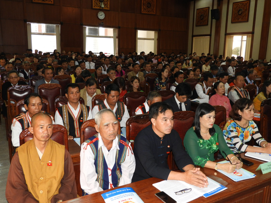 Đại diện các dân tộc và tôn giáo trong khối đại đoàn kết toàn dân tộc của tỉnh. Ảnh: Thanh Nhật Đại diện các dân tộc và tôn giáo trong khối đại đoàn kết toàn dân tộc của tỉnh. Ảnh: Thanh Nhật