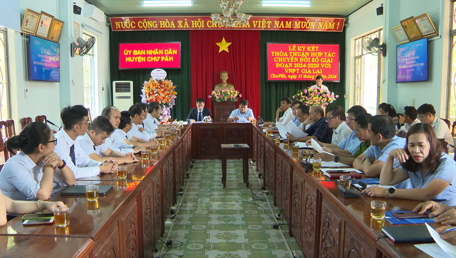 Quang cảnh lễ ký kết. Ảnh: V.Đ Quang cảnh lễ ký kết. Ảnh: V.Đ