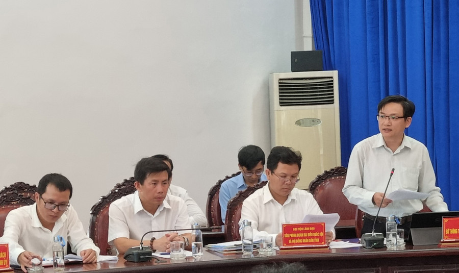 Ông Đặng Quang Khanh-Phó Giám đốc Sở Thông tin và Truyền thông phát biểu ý kiến tại Hội nghị. Ảnh: Hà Phương Ông Đặng Quang Khanh-Phó Giám đốc Sở Thông tin và Truyền thông phát biểu ý kiến tại Hội nghị. Ảnh: Hà Phương