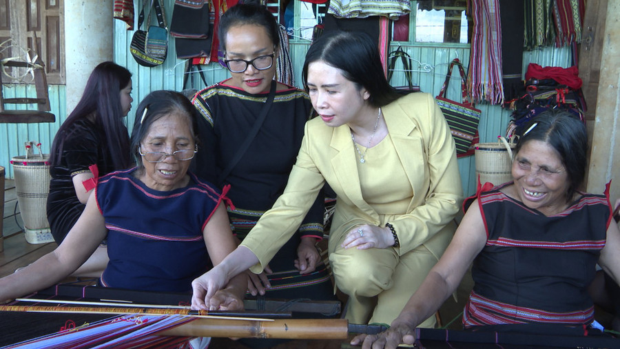 Mô hình du lịch cộng đồng tạo việc làm, nâng cao thu nhập cho phụ nữ xã Ia Mơ Nông.