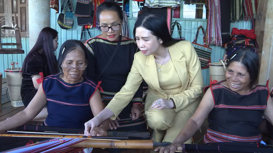 Mô hình du lịch cộng đồng tạo việc làm, nâng cao thu nhập cho phụ nữ xã Ia Mơ Nông.