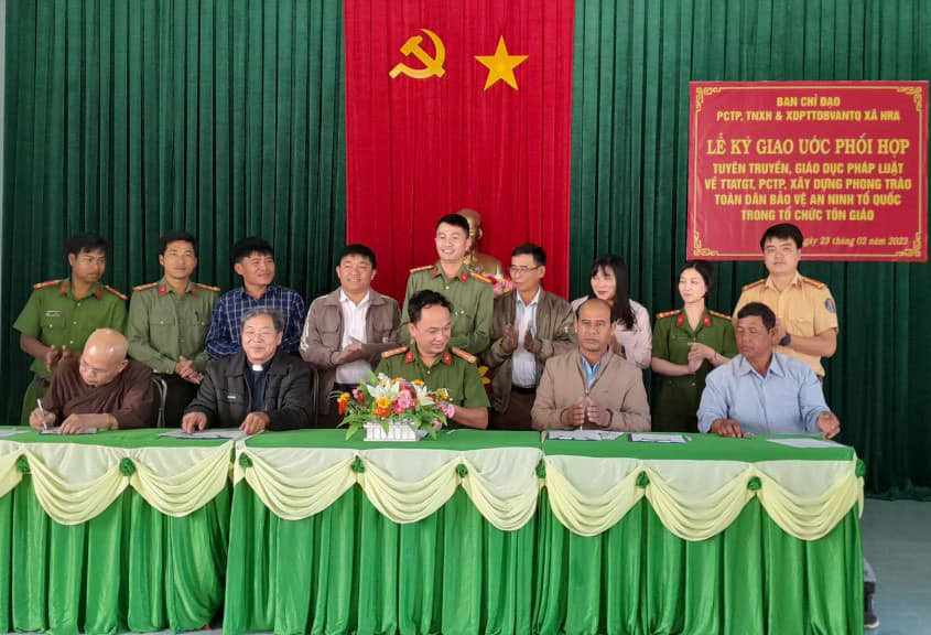 Quang cảnh lễ ký kết. Ảnh: Thanh Tuấn