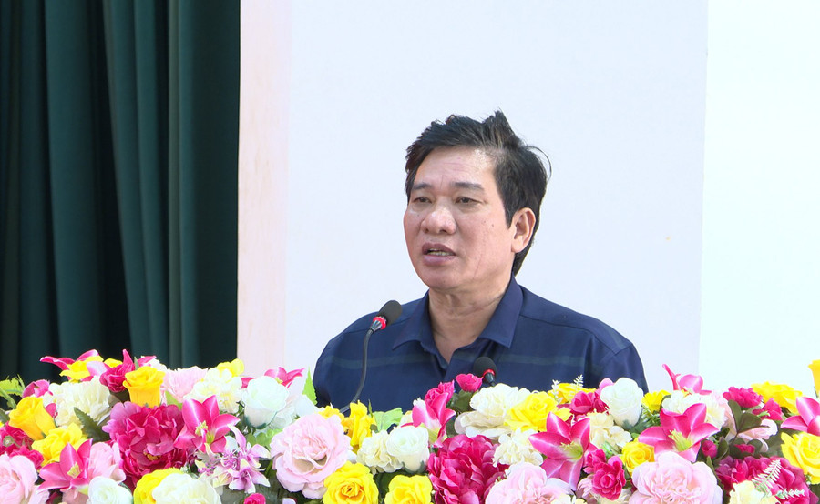 Ông Nguyễn Quang Trường-Phó Bí thư Thường trực Huyện ủy phát biểu hội nghị. Ảnh: V.Đ Ông Nguyễn Quang Trường-Phó Bí thư Thường trực Huyện ủy phát biểu hội nghị. Ảnh: V.Đ