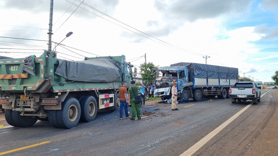 Hiện trường vụ tai nạn. Ảnh: Hà Phương Hiện trường vụ tai nạn. Ảnh: Hà Phương