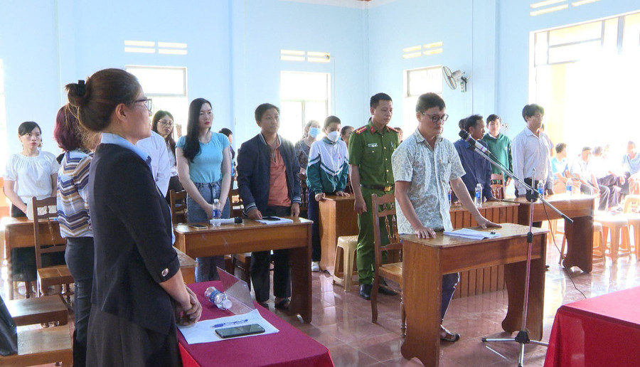 Quang cảnh phiên tòa giả định. Ảnh: Văn Đại Quang cảnh phiên tòa giả định. Ảnh: Văn Đại