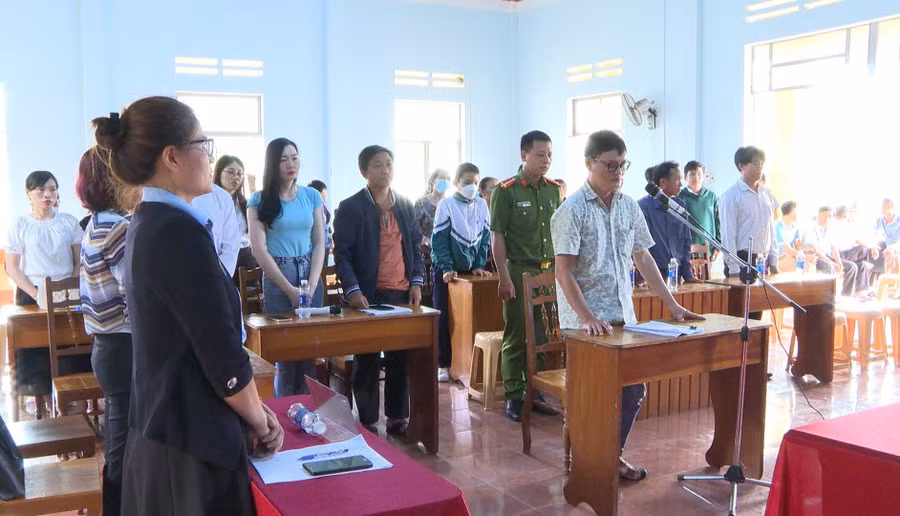 Quang cảnh phiên tòa giả định. Ảnh: Văn Đại