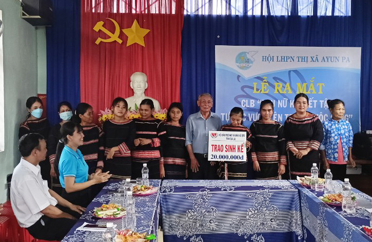 Quang cảnh lễ ra mắt Câu lạc bộ “Phụ nữ khuyết tật tự lực vươn lên trong cuộc sống” thị xã Ayun Pa. Ảnh: Kiều Lương