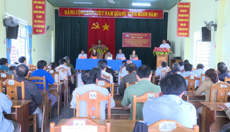 Quang cảnh buổi tiếp xúc cử tri. Ảnh: Văn Đại Quang cảnh buổi tiếp xúc cử tri. Ảnh: Văn Đại