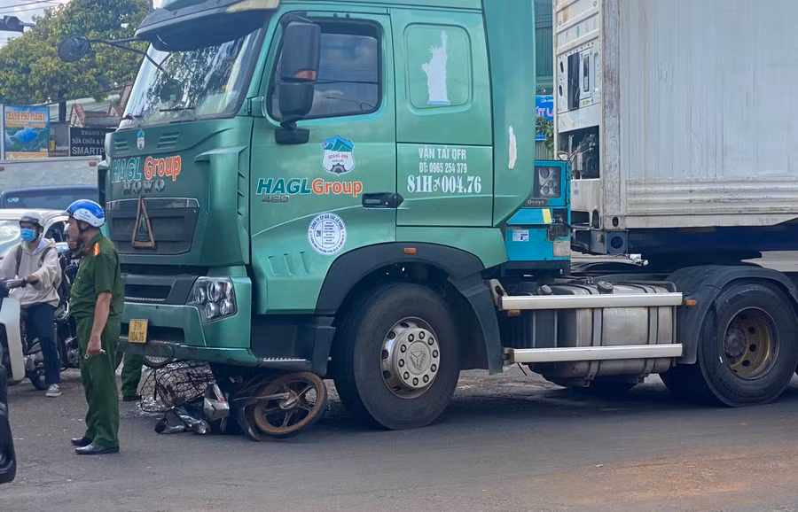 Hiện trường vụ tai nạn. Ảnh: K.P Hiện trường vụ tai nạn. Ảnh: K.P