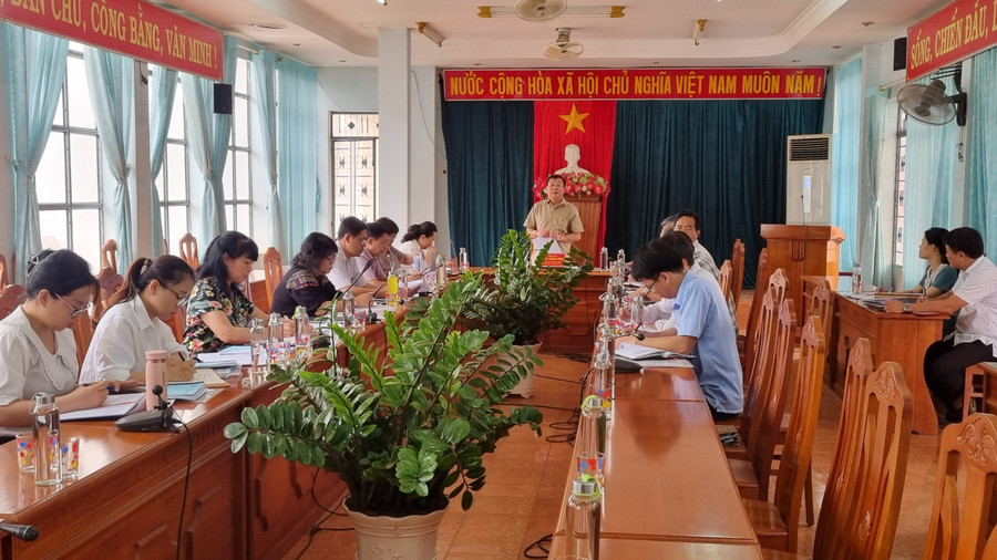 Quang cảnh buổi giám sát tại UBND huyện Đức Cơ. Ảnh: Hà Phương Quang cảnh buổi giám sát tại UBND huyện Đức Cơ. Ảnh: Hà Phương