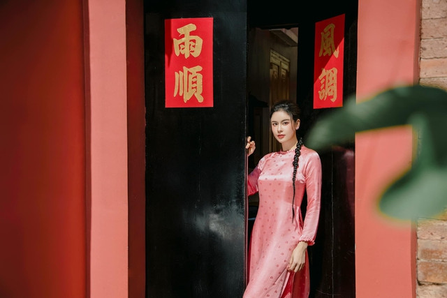 Cô trông rạng rỡ, trẻ trung Cô trông rạng rỡ, trẻ trung