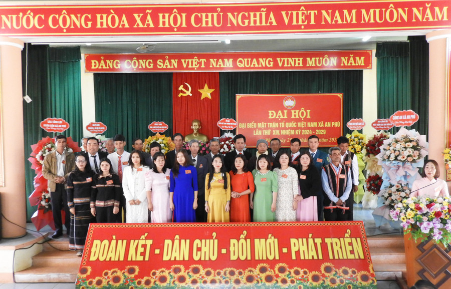 Đại hội điểm MTTQ Việt Nam khối xã của TP.Pleiku thành công tốt đẹp, Ủy ban MTTQ Việt Nam xã An Phú khoá XIV (nhiệm kỳ 2024-2029) ra mắt và nhận nhiệm vụ tại Đại hội. Ảnh: T.N Đại hội điểm MTTQ Việt Nam khối xã của TP.Pleiku thành công tốt đẹp, Ủy ban MTTQ Việt Nam xã An Phú khoá XIV (nhiệm kỳ 2024-2029) ra mắt và nhận nhiệm vụ tại Đại hội. Ảnh: T.N