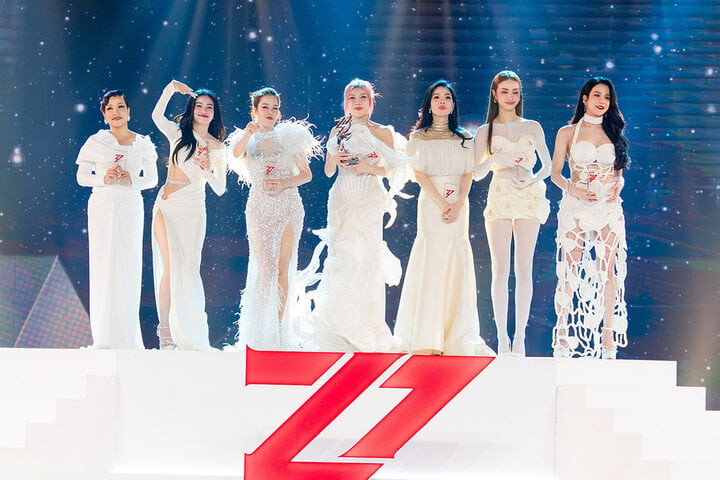 7 chị đẹp giành chiến thắng "Chị đẹp đạp gió rẽ sóng". 7 chị đẹp giành chiến thắng "Chị đẹp đạp gió rẽ sóng".