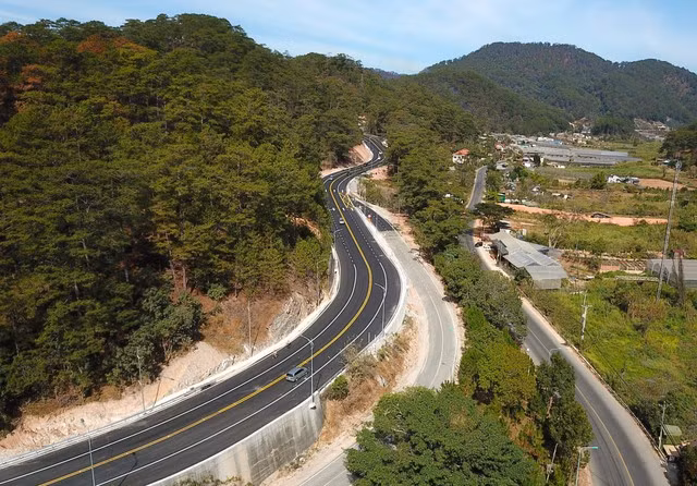 Hai tuyến cao tốc khi hoàn thành, kết nối với cao tốc Liên Khương và đèo Prenn vừa được mở rộng sẽ giảm rất nhiều thời gian di chuyển giữa Đà Lạt với các tỉnh thành phía Nam.