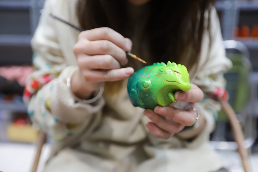 Tỉ mỉ trong từng nét vẽ.