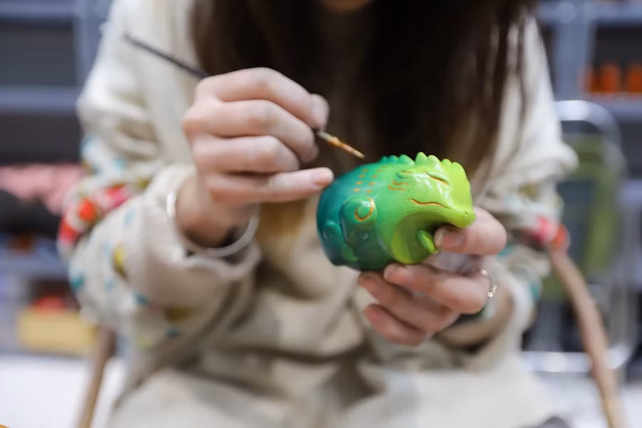 Tỉ mỉ trong từng nét vẽ.