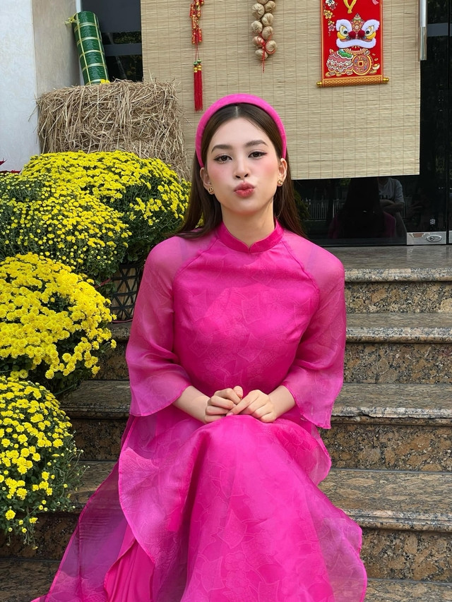 Người đẹp nhận được nhiều lời khen ngợi Người đẹp nhận được nhiều lời khen ngợi