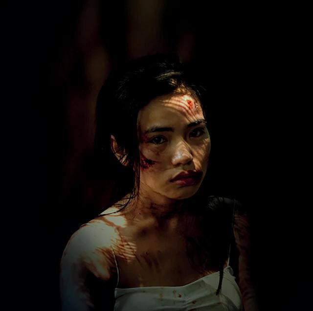 Diễn viên Lý Hồng Ân vào cô gái bị sát hại vào ngày 30 tết. Phim gồm 7 tập dự kiến phát sóng từ ngày 29 Tết cho đến mùng 6 Tết Giáp Thìn Diễn viên Lý Hồng Ân vào cô gái bị sát hại vào ngày 30 tết. Phim gồm 7 tập dự kiến phát sóng từ ngày 29 Tết cho đến mùng 6 Tết Giáp Thìn