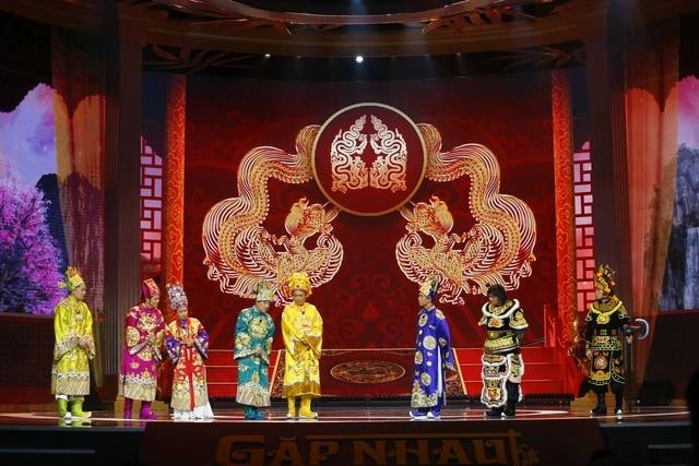 Dàn nghệ sĩ mới mang đến màu sắc lạ cho khán giả, nhưng nhiều cư dân mạng nhận xét chương trình rời rạc, thiếu sự liên kết Dàn nghệ sĩ mới mang đến màu sắc lạ cho khán giả, nhưng nhiều cư dân mạng nhận xét chương trình rời rạc, thiếu sự liên kết