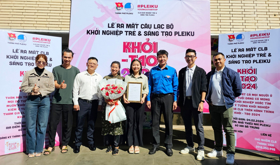 Thành Đoàn, Hội LHTN Việt Nam TP. Pleiku ra mắt Câu lạc bộ Khởi nghiệp trẻ và sáng tạo Pleiku. Ảnh: M.N