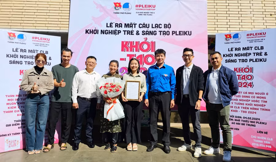 Thành Đoàn, Hội LHTN Việt Nam TP. Pleiku ra mắt Câu lạc bộ Khởi nghiệp trẻ và sáng tạo Pleiku. Ảnh: M.N