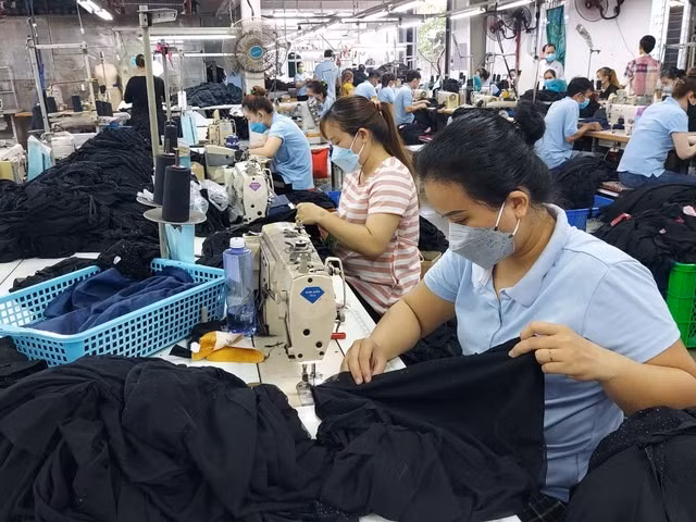 Chính thức trình Chính phủ tăng lương tối thiểu vùng 6% từ 1-7-2024