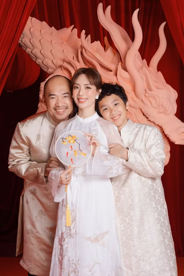 Sau một năm 2023 tất bật, cả gia đình quyết tâm nỗ lực hơn trong năm mới