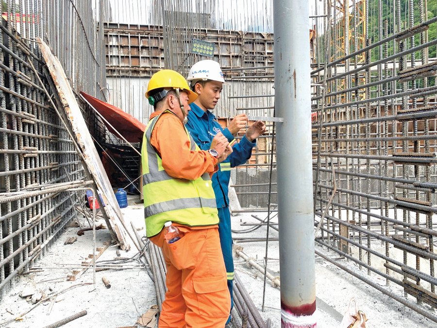 Công ty Thủy điện Ialy phối hợp hiệu quả trong thi công Dự án Nhà máy Thủy điện Ialy mở rộng. Ảnh: Đ.Y Công ty Thủy điện Ialy phối hợp hiệu quả trong thi công Dự án Nhà máy Thủy điện Ialy mở rộng. Ảnh: Đ.Y