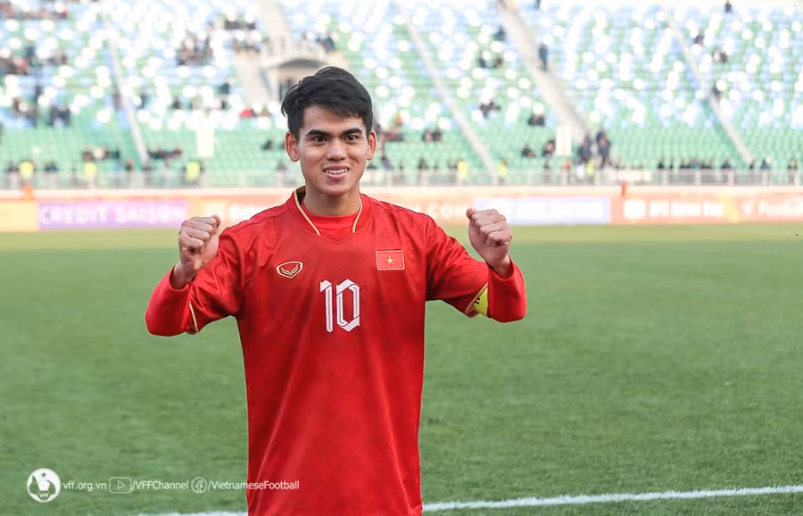 Khuất Văn Khang cùng các đồng đội ở U20 Việt Nam tự tin sau khi thắng trận ra quân giải U20 Châu Á 2023. Ảnh: VFF