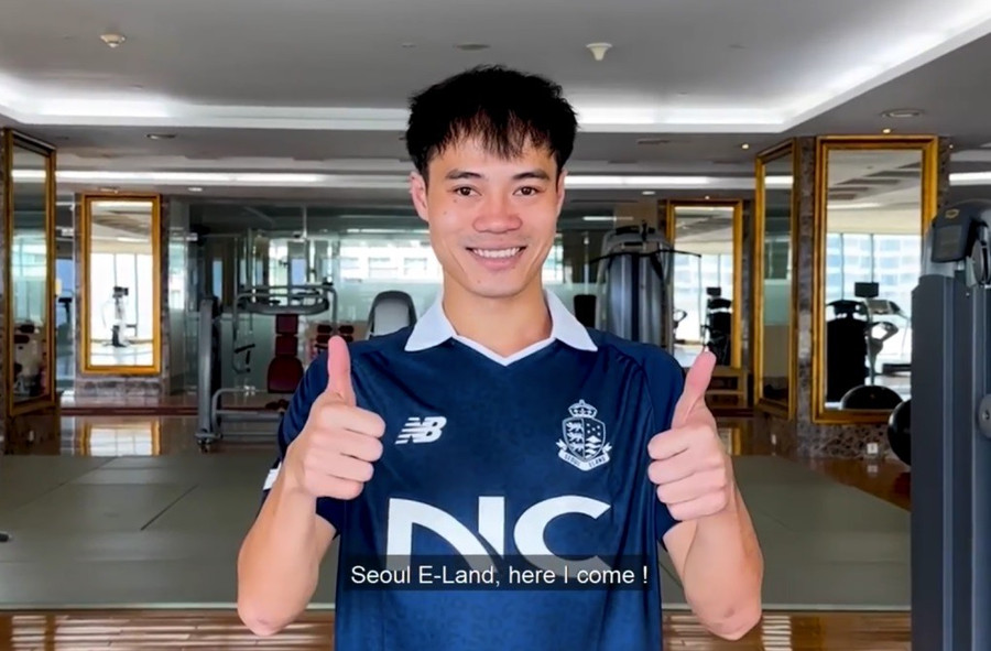 Văn Toàn đá chính trận khai màn K.League 2 cho Seoul E-Land. Ảnh chụp màn hình